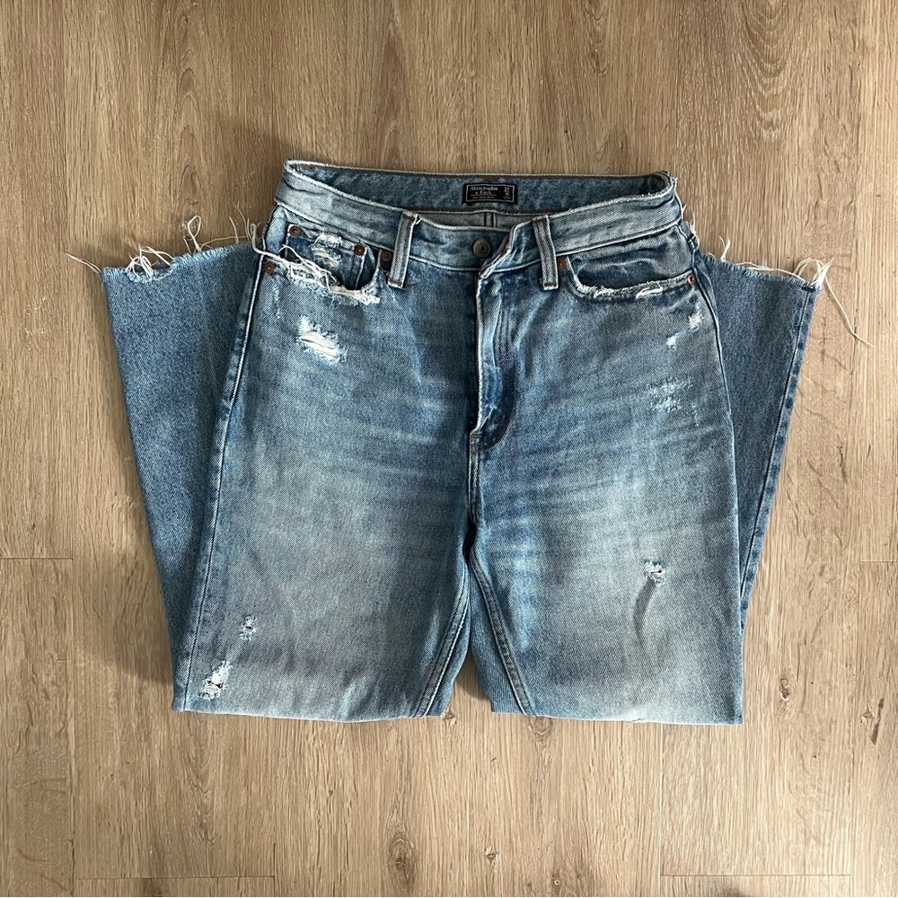 A&F Mom Jean - Picture 2 of 3